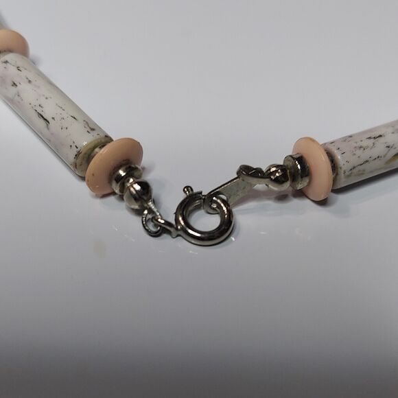 Necklace White Pink with painted designs Glass Beads 18" Japan - Picture 6 of 8